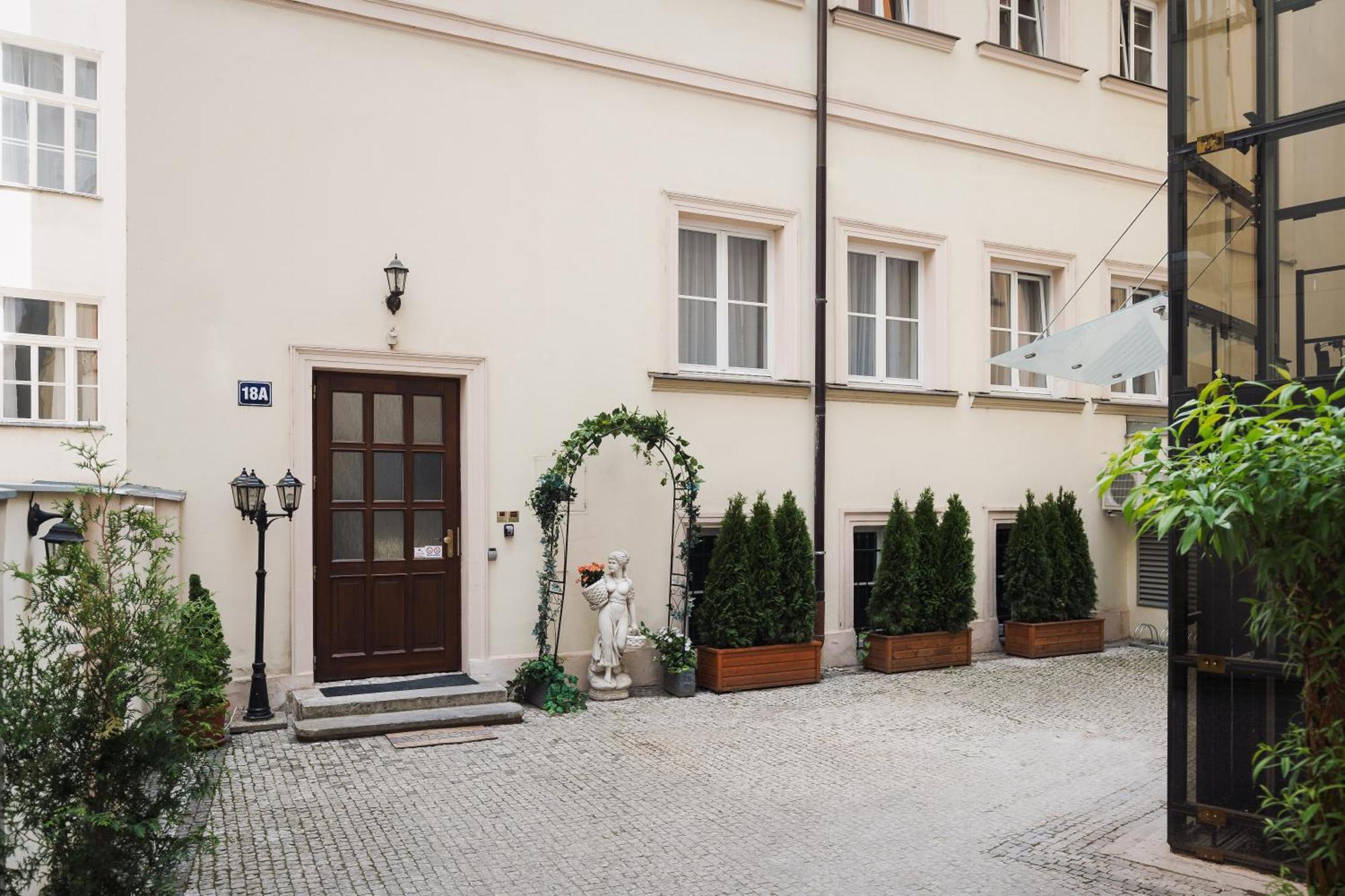 Prague Old Town Liliova Garden Hotel Exterior photo